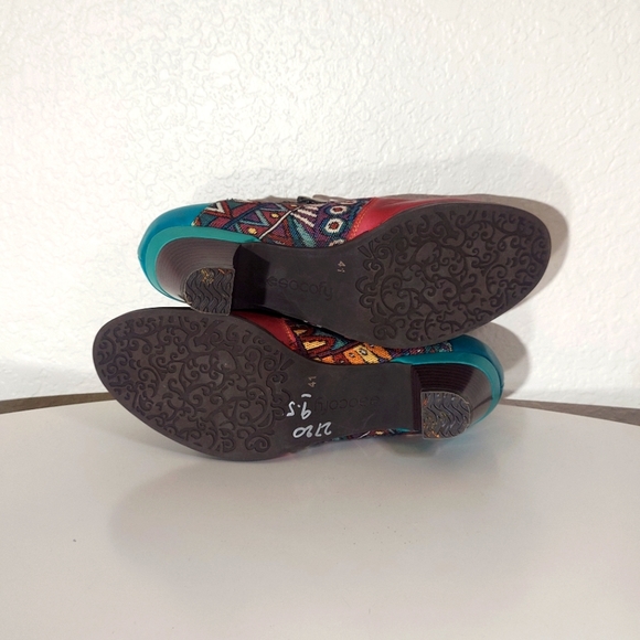 Socofly Maroon & Turquoise Leather Round Toe Heeled Shoes - Picture 5 of 15